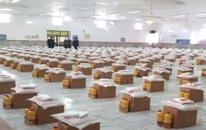 اهدا ۶۰۰ بسته غذایی به دانش آموزان و خانواده‌های بی بضاعت بهبهان