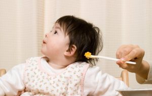 چند توصیه برای تقویت غذای کودک مبتلا به کرونا