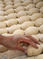 برخورد با گرانفروشی نان در خوزستان