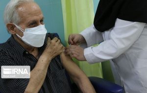 افراد بالای ۶۰ سال برای تزریق دُز سوم واکسن در خوزستان مراجعه کنند
