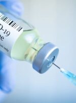 داوطلبان هلال احمر دزفول ۱۸ هزار دُز واکسن کرونا تزریق کردند