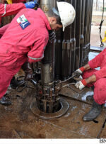 حفر ۶۲ حلقه چاه نفت و گاز در مناطق خشکی و دریایی کشور