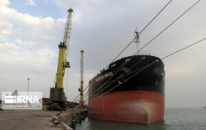 کشتی ۶۳ هزار تنی گندم به لنگرگاه بندر امام خمینی(ره) رسید