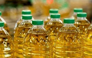 روغن های احتکار شده ای که در اهواز کشف شده بود بین مردم با نرخ مصوب توزیع شد