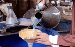 توزیع نفت سفید بین عشایر در فصل سرما با هدف جلوگیری از قطع درختان