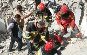 اسکان موقت خانواده های آسیب دیده در حادثه ی انفجار گاز در کیانشهر