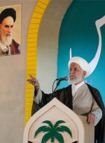 ملت ایران عزادار هستند ولی میدان را خالی نمی کنند و پشت نظام هستند