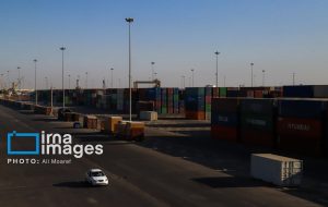 حمل بیش از یک تن کالای اساسی از بندر امام خمینی(ره) به نقاط مختلف کشور