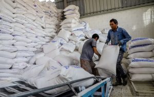 نظارت مستمر بر بازار شوش در جهت جلوگیری از کم فروشی و گران فروشی