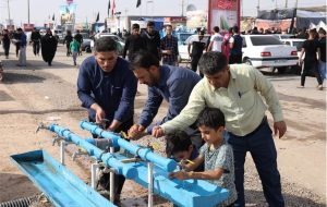 تامین آب زائران در تمام مسیر تردد